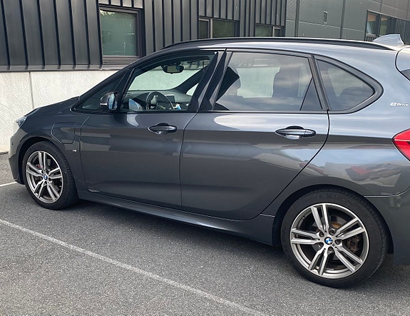 BMW 225xe 16 of 30