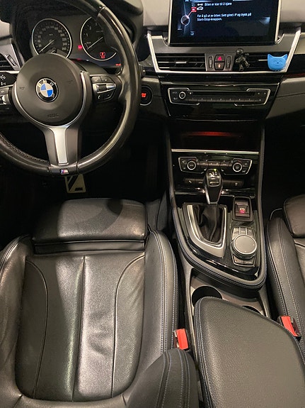 BMW 225xe 28 of 30