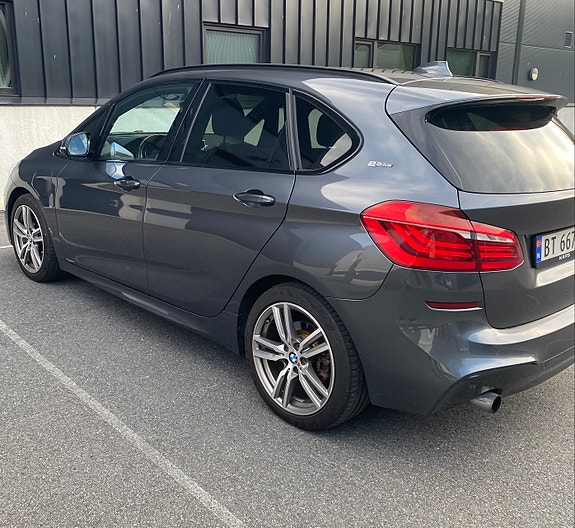 BMW 225xe 15 of 30