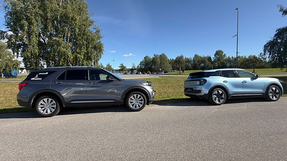 Ford Explorer 2 of 26