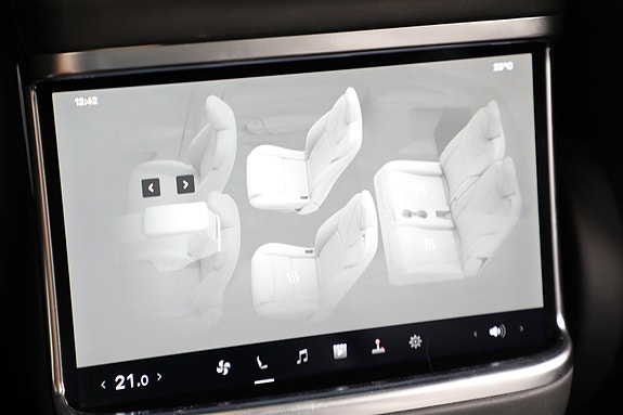 Tesla Model X 26 of 30