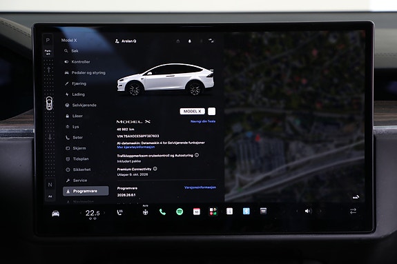 Tesla Model X 21 of 30