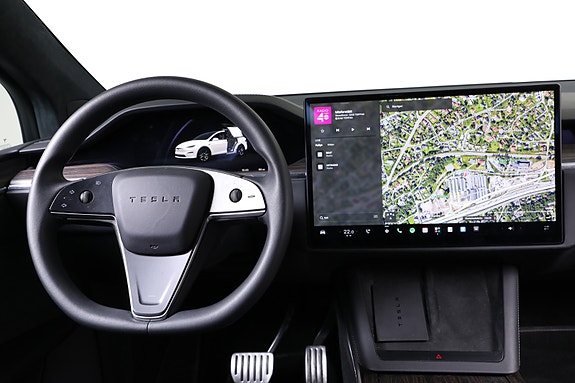 Tesla Model X 7 of 30
