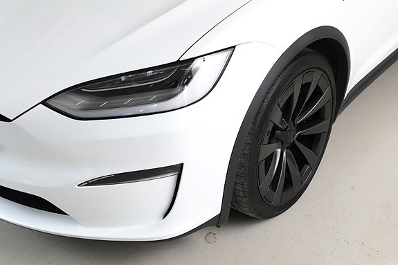 Tesla Model X 14 of 30