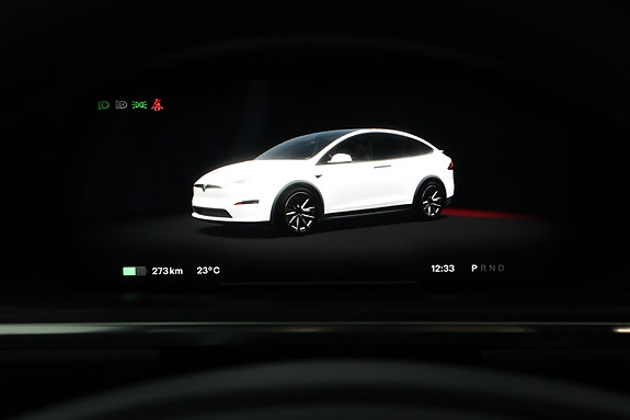Tesla Model X 15 of 30