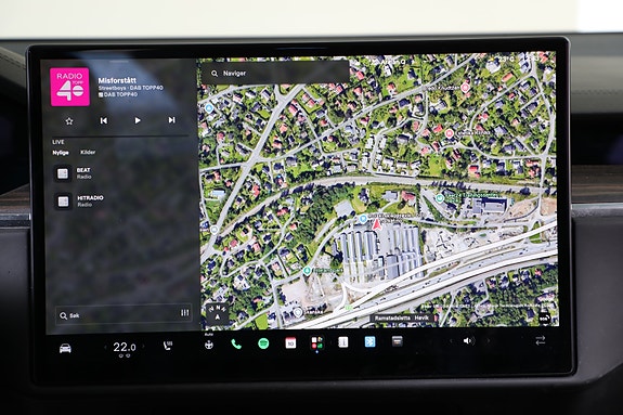 Tesla Model X 16 of 30