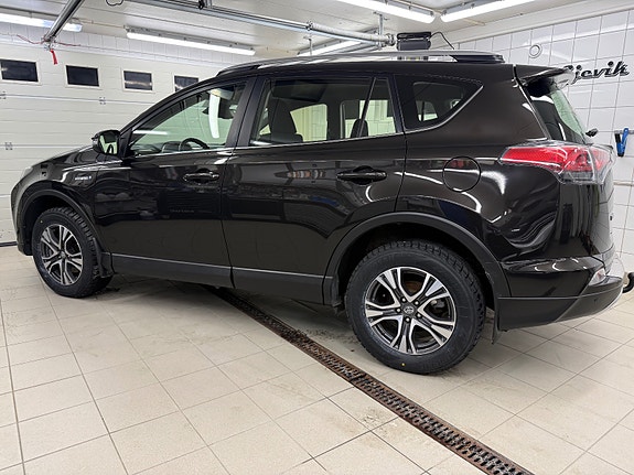 Toyota RAV4 5 of 30