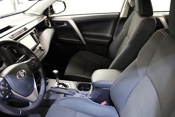 Toyota RAV4 21 of 30