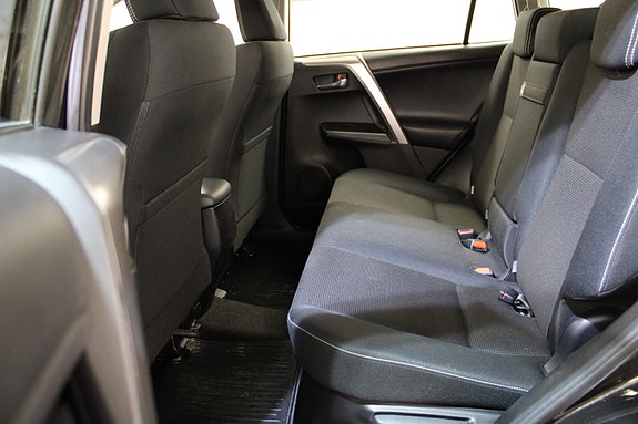 Toyota RAV4 22 of 30