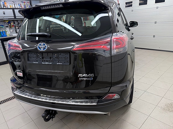 Toyota RAV4 8 of 30