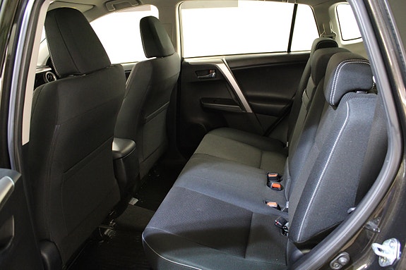 Toyota RAV4 23 of 30