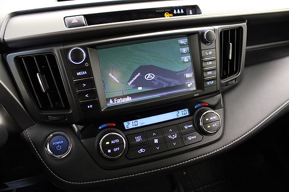 Toyota RAV4 17 of 30