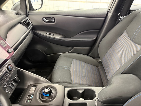 Nissan Leaf 24 of 30