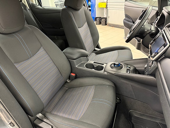 Nissan Leaf 26 of 30
