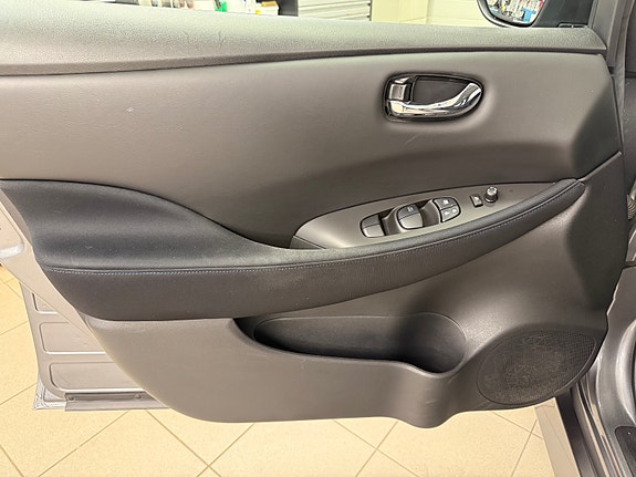 Nissan Leaf 14 of 30