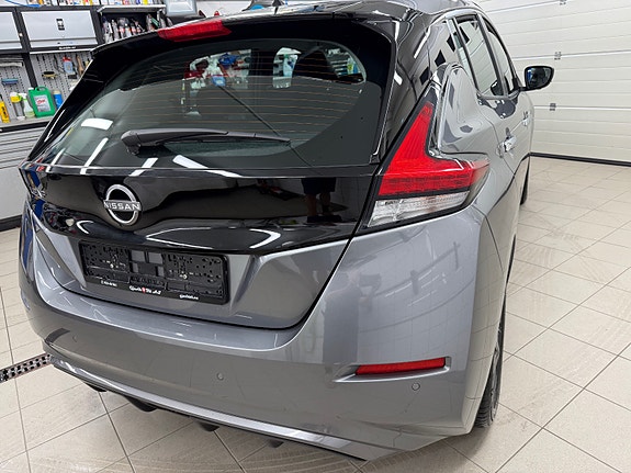 Nissan Leaf 7 of 30