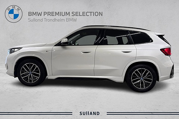 BMW iX1 2 of 22
