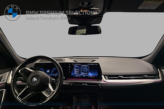 BMW iX1 9 of 22