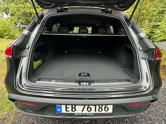 Mercedes-Benz EQC400 11 of 14