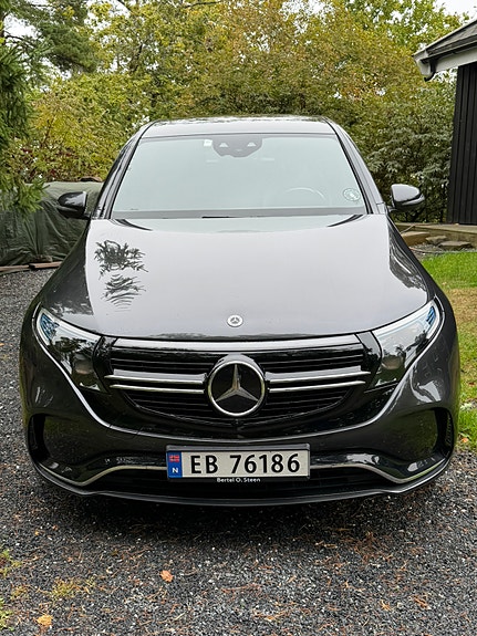 Mercedes-Benz EQC400 2 of 14