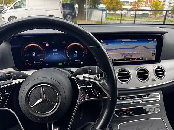 Mercedes-Benz E300 de 7 of 8