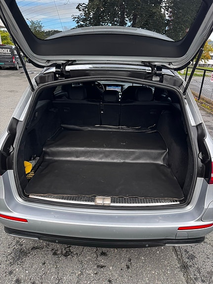 Mercedes-Benz E300 de 8 of 8