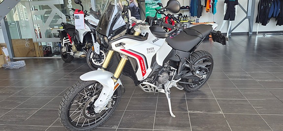 Ducati DesertX 4 of 5