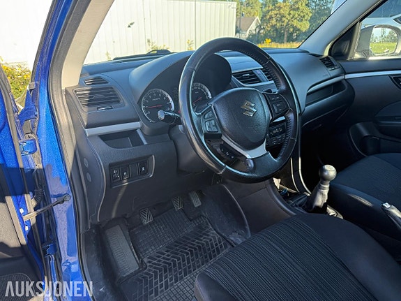 Suzuki Swift 16 of 30