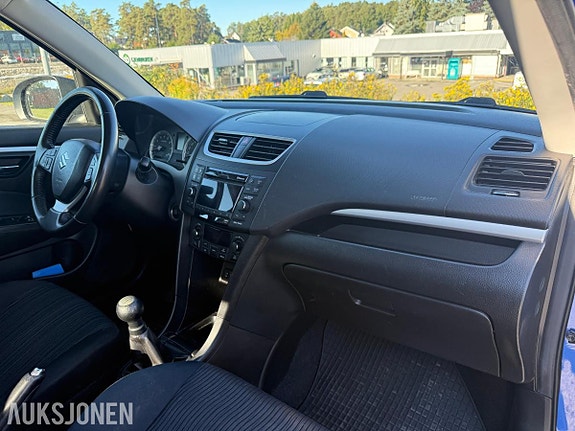 Suzuki Swift 27 of 30