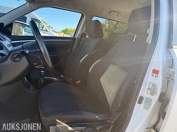 Suzuki Swift 18 of 30