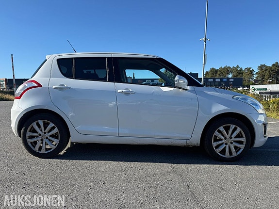 Suzuki Swift 3 of 30