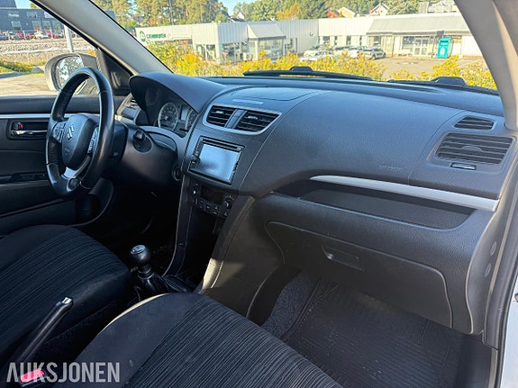 Suzuki Swift 26 of 30