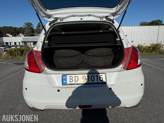 Suzuki Swift 10 of 30
