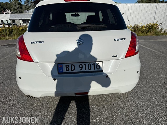 Suzuki Swift 9 of 30