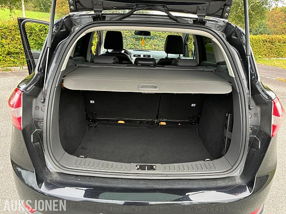 Ford Kuga 11 of 18