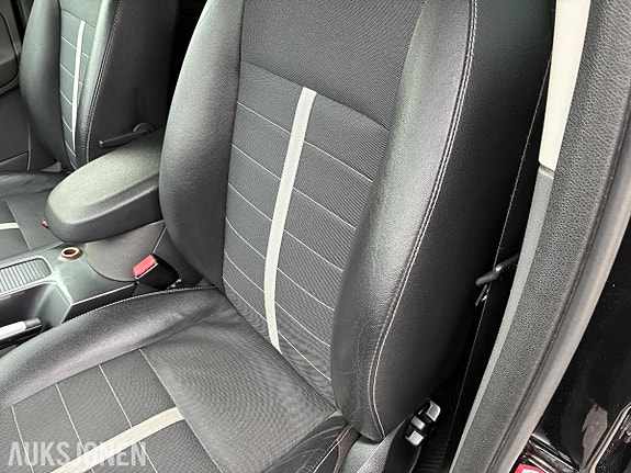 Ford Kuga 9 of 18