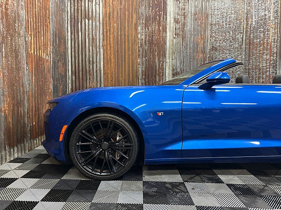 Chevrolet Camaro 16 of 30