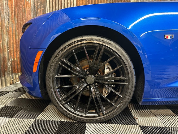 Chevrolet Camaro 18 of 30