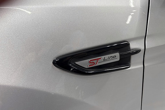 Ford Kuga 9 of 19