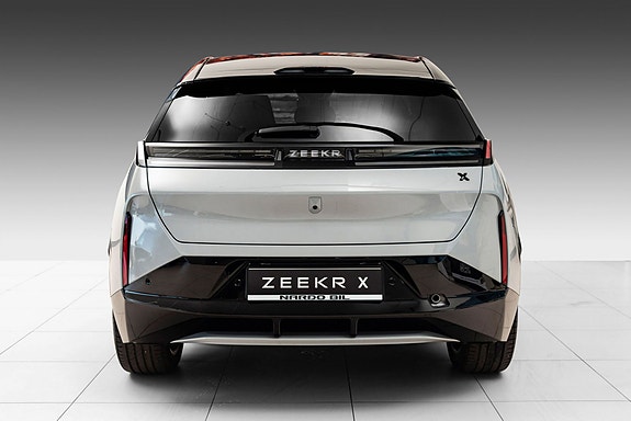 Zeekr X 9 of 29