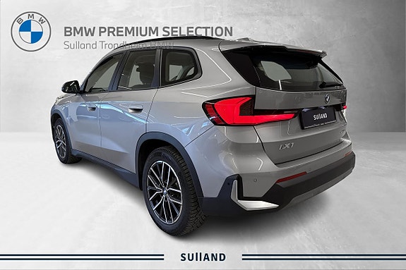 BMW iX1 3 of 26