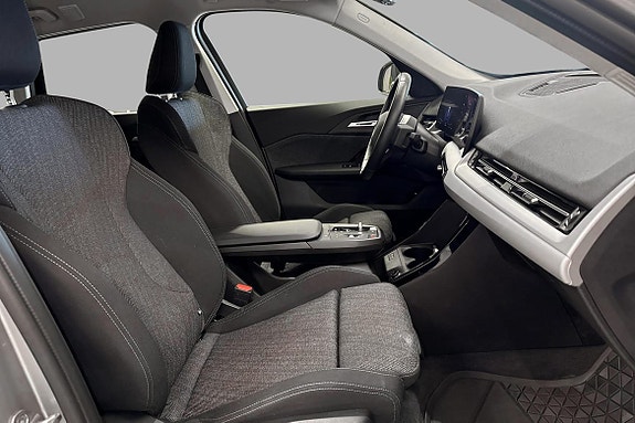 BMW iX1 14 of 26