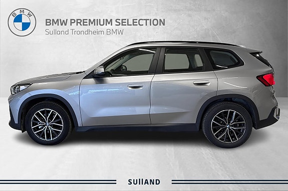 BMW iX1 2 of 26