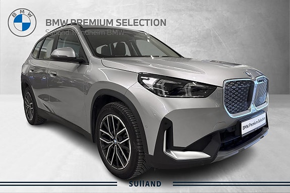 BMW iX1 25 of 26
