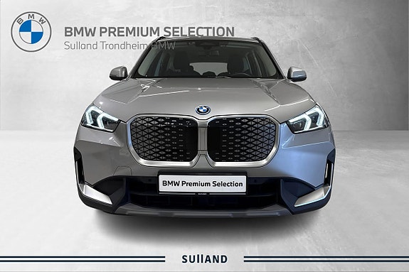BMW iX1 8 of 26