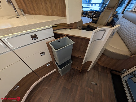 Carthago Chic S-Plus I 64 QB // Iveco // Alde // Toalett tank // Hyrauliske labber 22 of 30