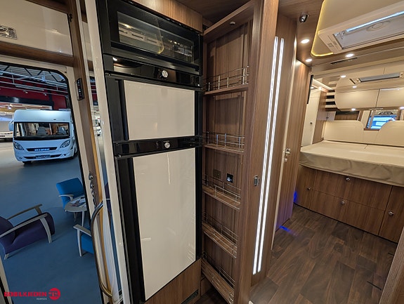 Carthago Chic S-Plus I 64 QB // Iveco // Alde // Toalett tank // Hyrauliske labber 29 of 30