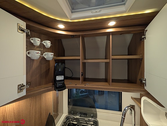 Carthago Chic S-Plus I 64 QB // Iveco // Alde // Toalett tank // Hyrauliske labber 26 of 30