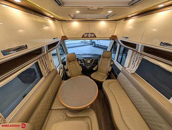 Carthago Chic S-Plus I 64 QB // Iveco // Alde // Toalett tank // Hyrauliske labber 13 of 30