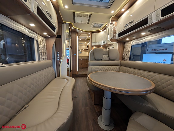 Carthago Chic S-Plus I 64 QB // Iveco // Alde // Toalett tank // Hyrauliske labber 19 of 30